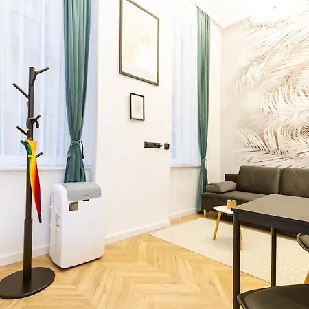 Chic Csengery By Newave Budapest