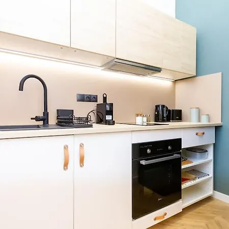 Chic Csengery By Newave Apartment